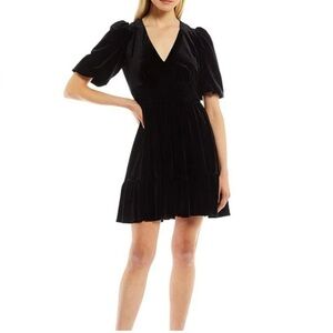 NWT! Antonio Melani Thelma Short Bubble Sleeve V-Neck Velvet Dress, sz 2